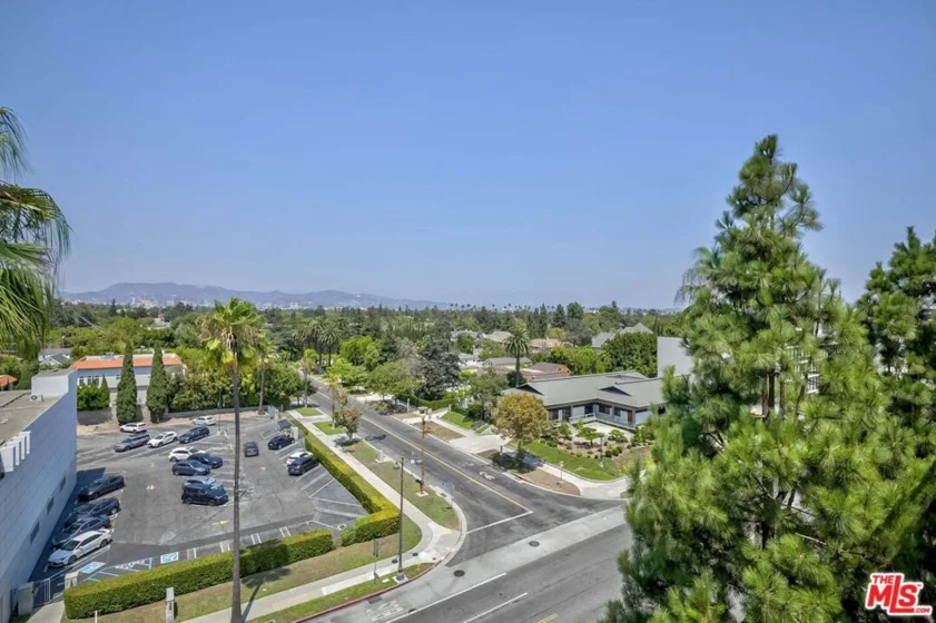 4460 Wilshire Boulevard #705 photo 5