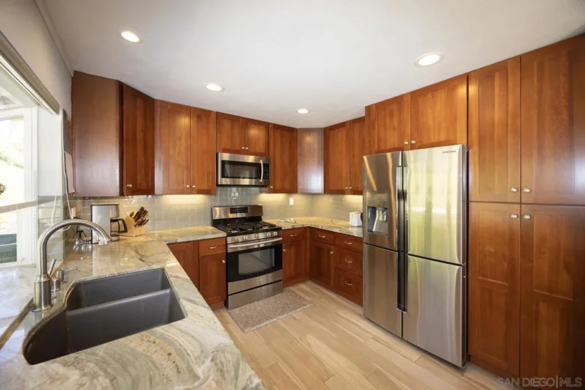 17959 Avenida Alozdra photo 18
