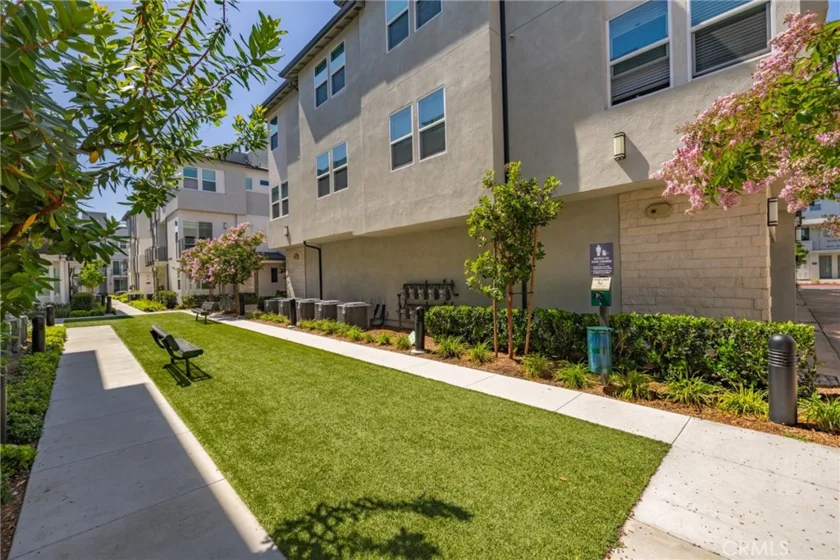 1502 S Urbana Street photo 34