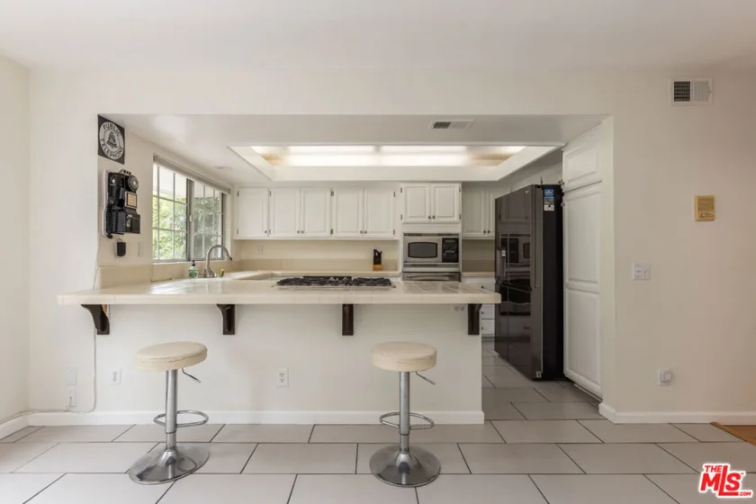 20950 Oxnard Street #10 photo 11