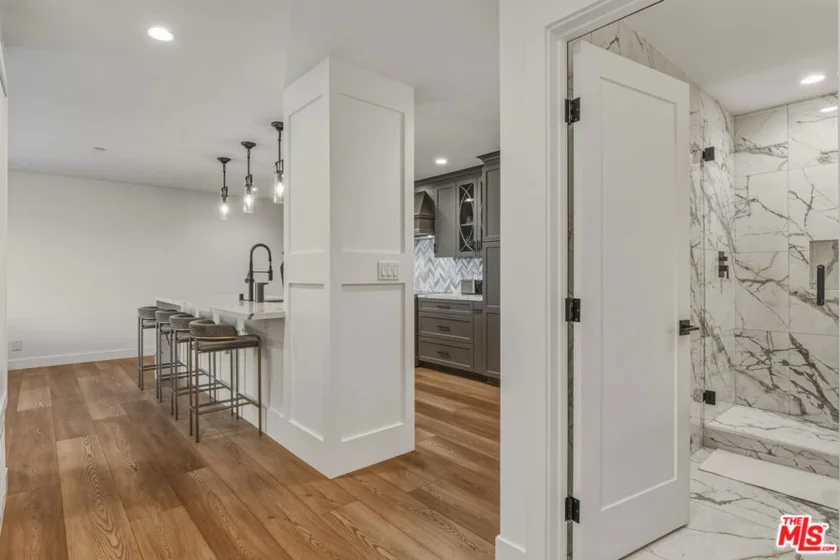 121 S Hope Street #334 photo 12