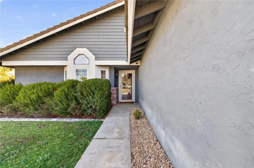 25998 Summer Dawn Court photo 5