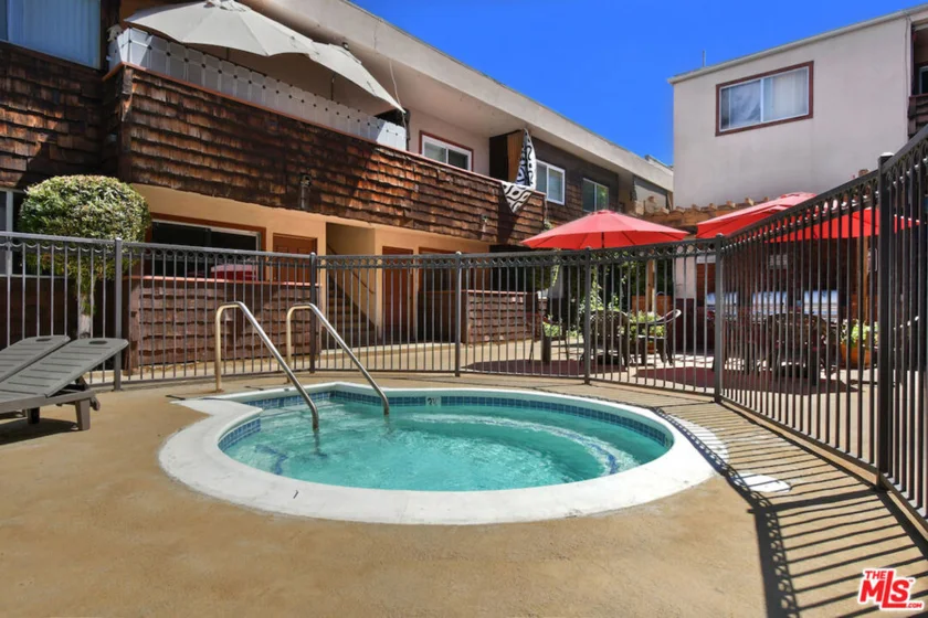5403 Newcastle Avenue #19 photo 37