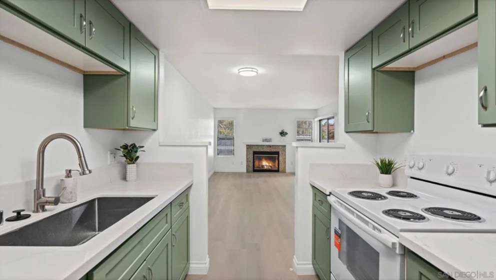 14966 Avenida Venusto #71 photo 8
