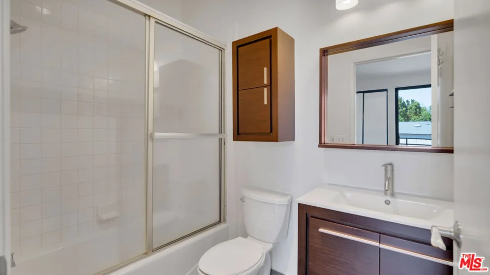 13920 Moorpark Street #106 photo 34