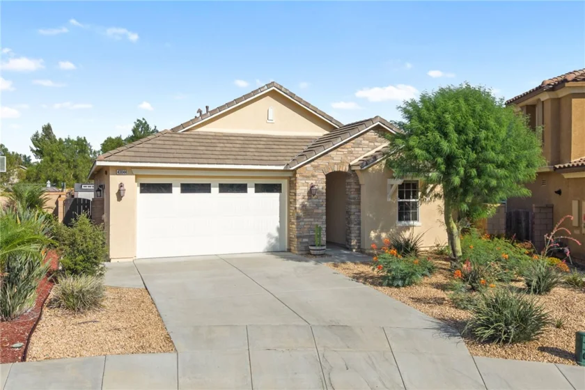 43044 Greene Circle photo 2