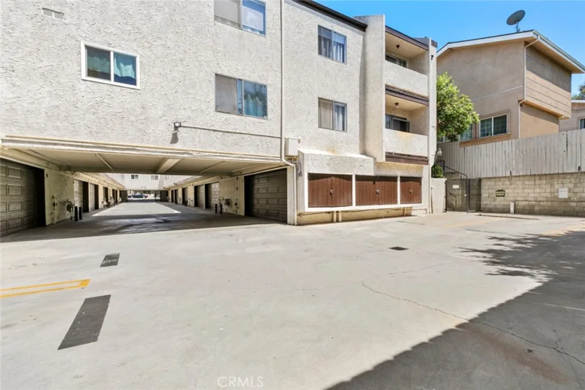 8801 Cedros Avenue #7 photo 49