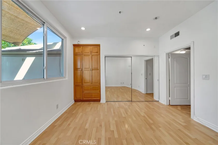 4477 Woodman Avenue #305 photo 19