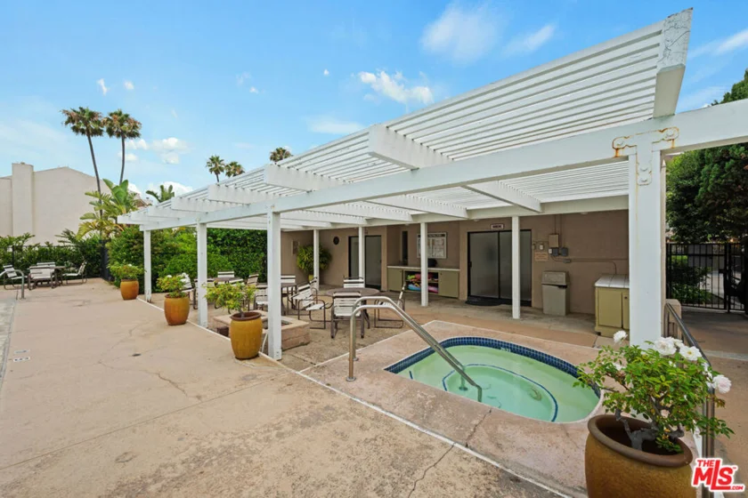 23908 De Ville Way #A photo 39