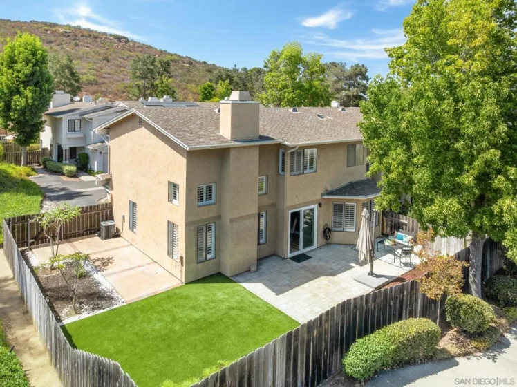 8395 Suntree Place photo 30