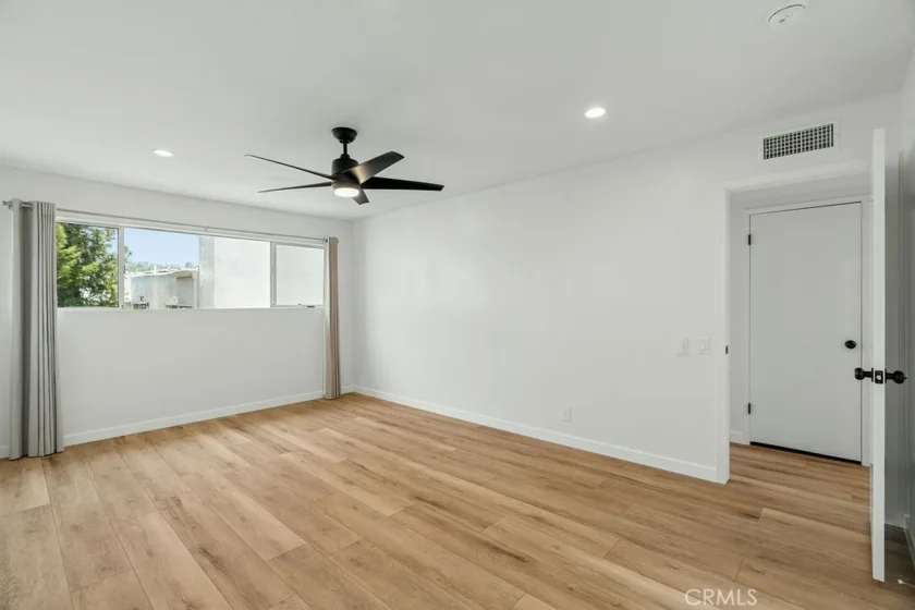 4637 Willis Avenue #306 photo 11