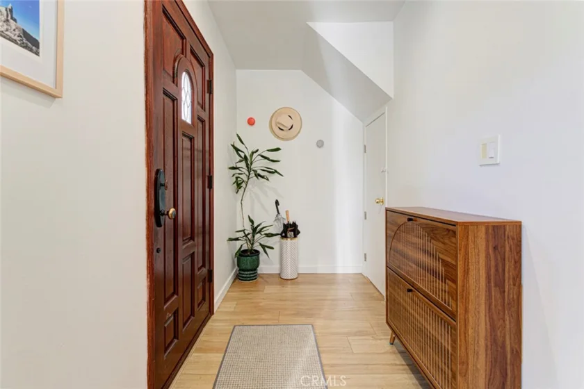 6847 Haskell Avenue #1 photo 6