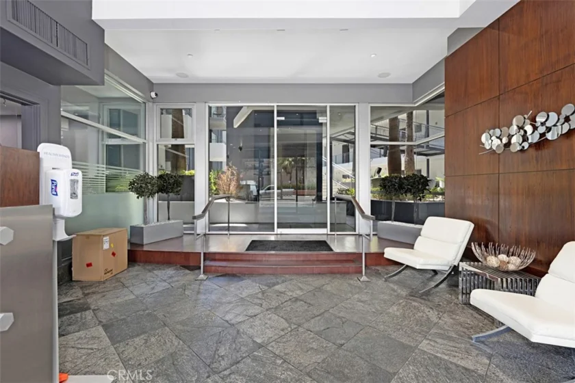 101 S Market Street #217 photo 6