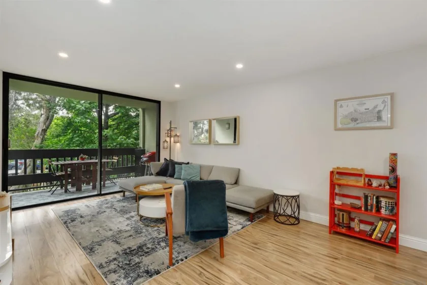 3825 Centre Street #16 photo 1