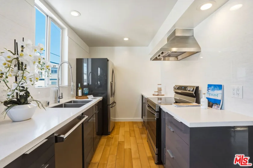 917 2nd Street #205 photo 7