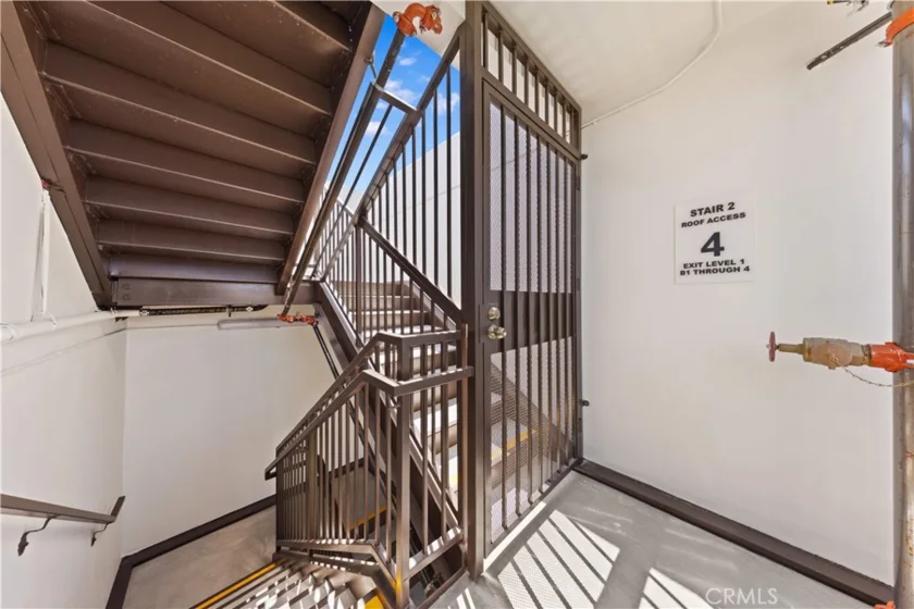 176 N Catalina Avenue #404 photo 42