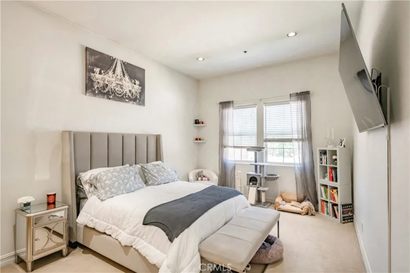 14242 Burbank #307 photo 16