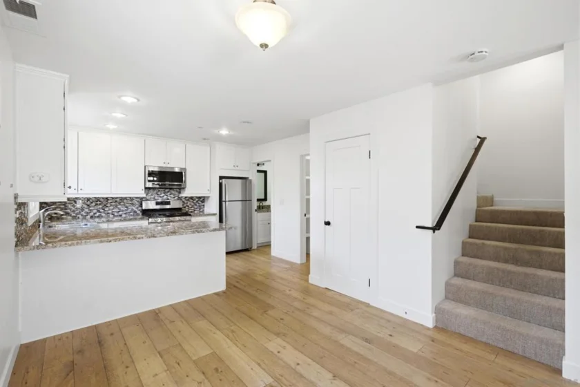 1323 Felspar Street photo 4