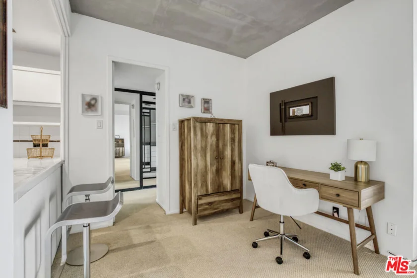 10433 Wilshire Boulevard #808 photo 36