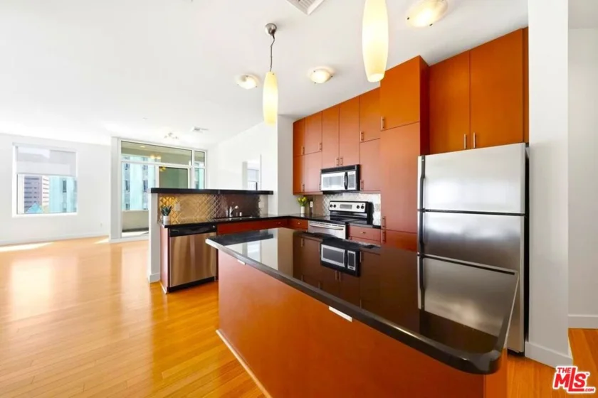 3810 Wilshire Boulevard #605 photo 45