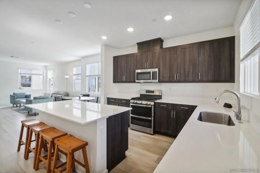 5481 Seacliff Place #94 photo 1