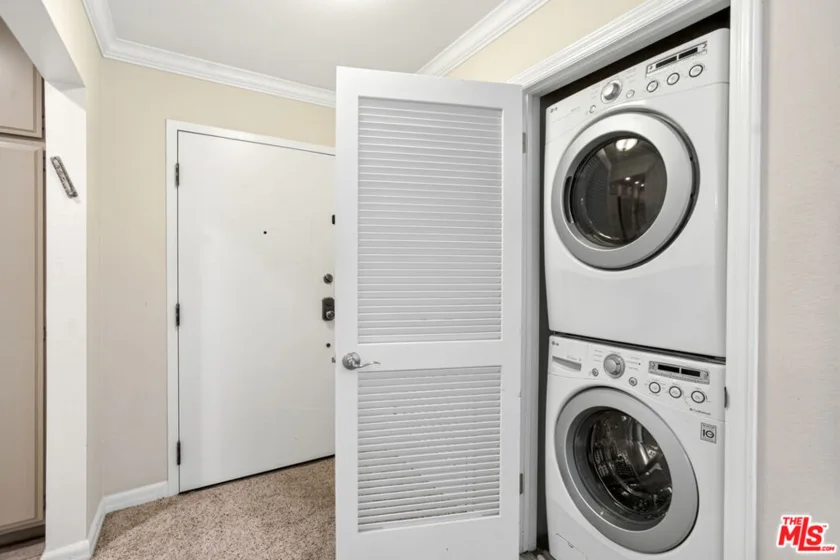 1110 S Shenandoah Street #8 photo 5