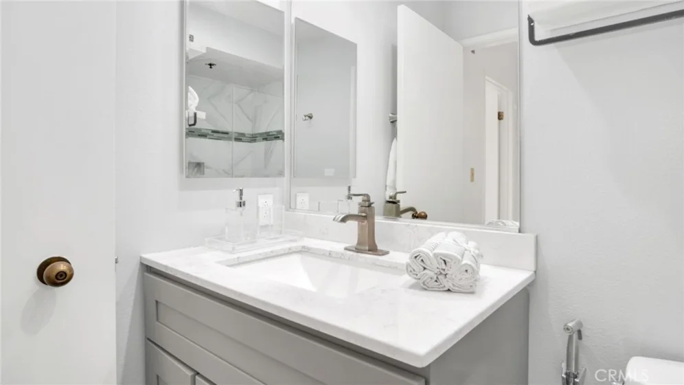 222 S Central #432 photo 8