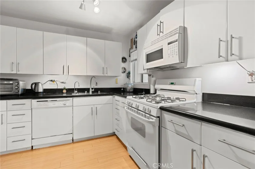 18350 Hatteras Street #267 photo 6