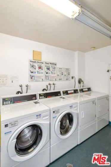 121 S Hope Street #433 photo 16
