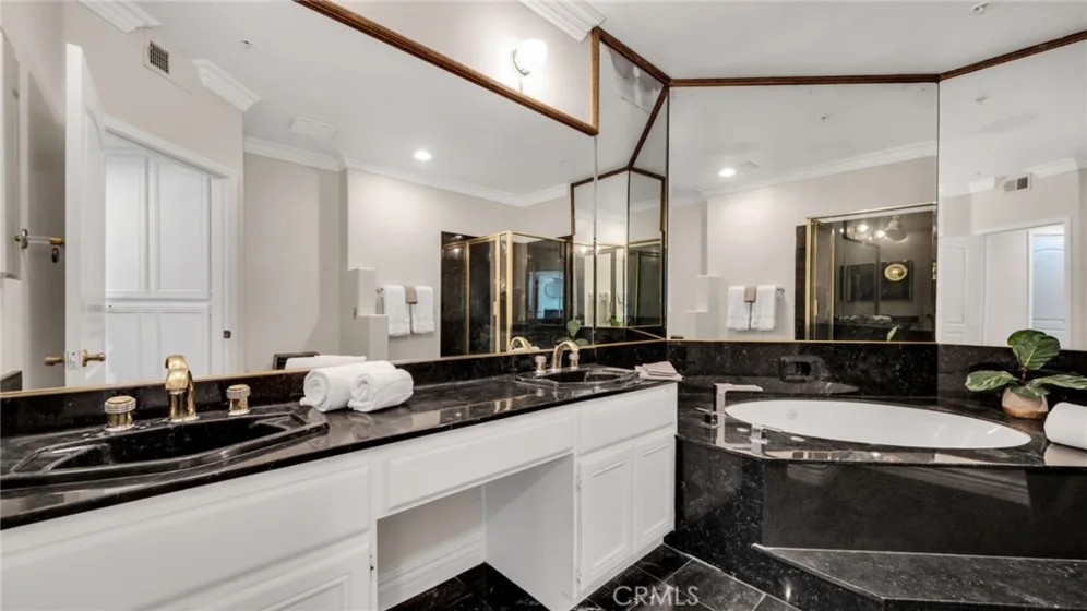 7218 Hillside Avenue #202 photo 15