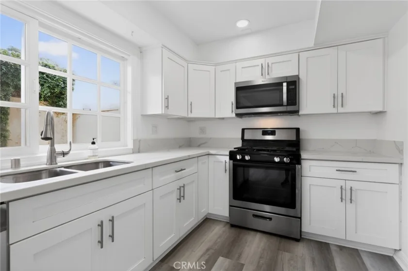 2450 Vista Hogar photo 16