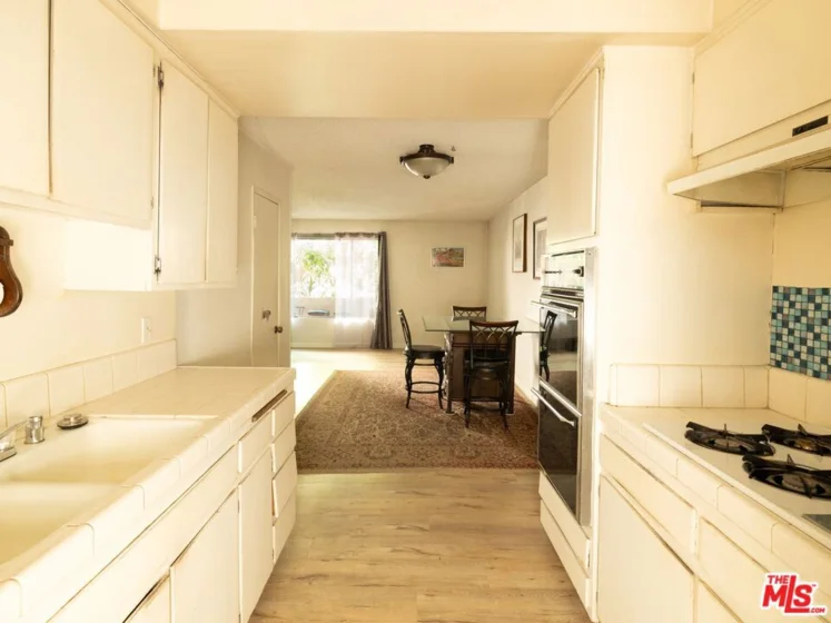 5055 Coldwater Canyon Avenue #114 photo 8