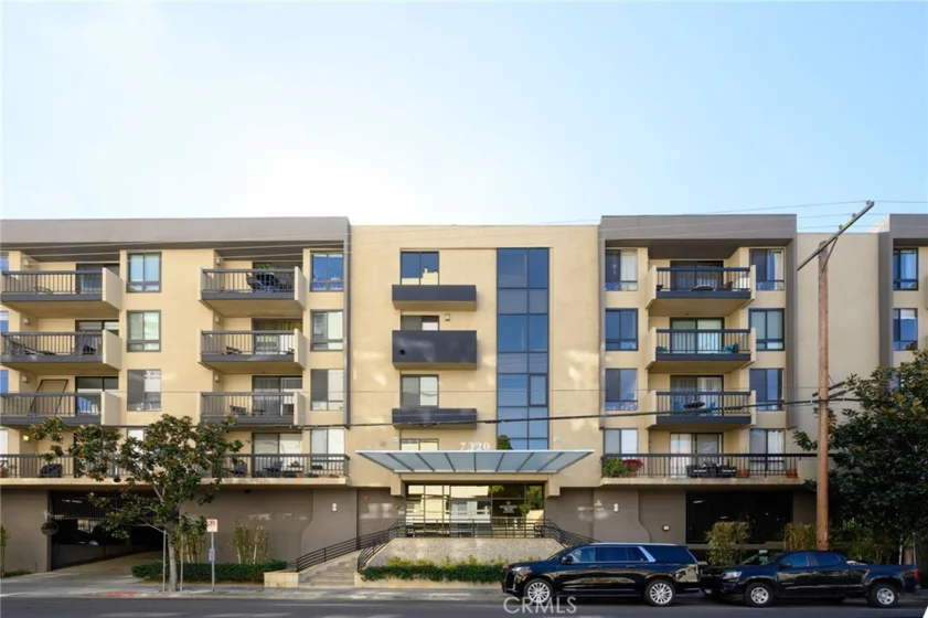 7320 Hawthorn Avenue #319 photo 1