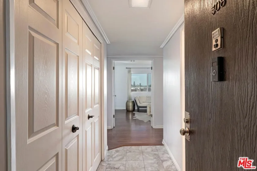 5651 Windsor Way #308 photo 3