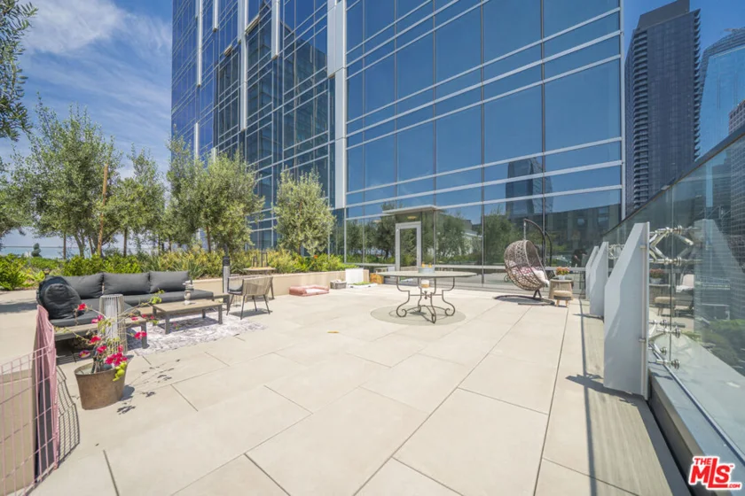 877 Francisco Street #1208 photo 22