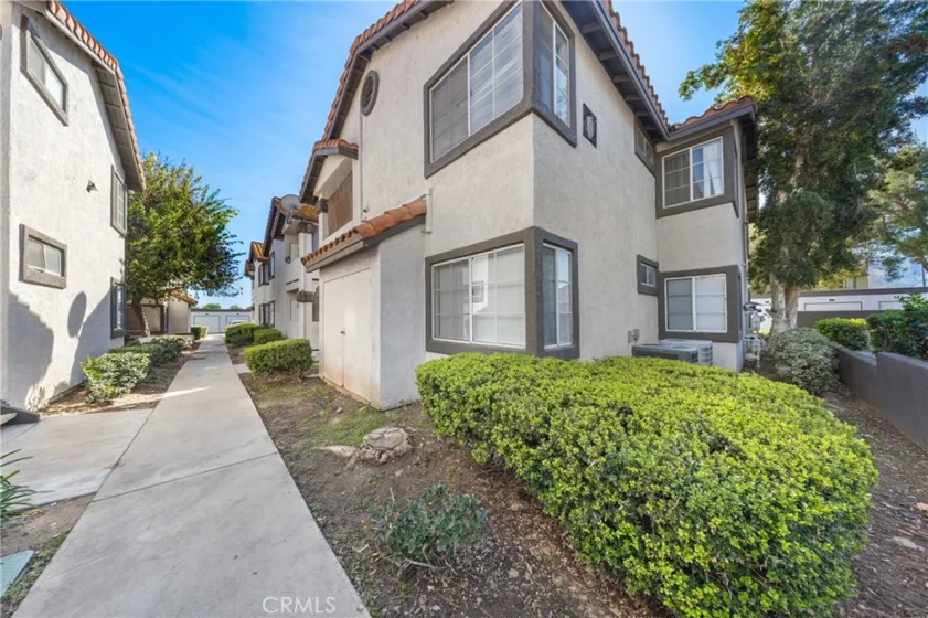 16377 Lakeshore #6K photo 1