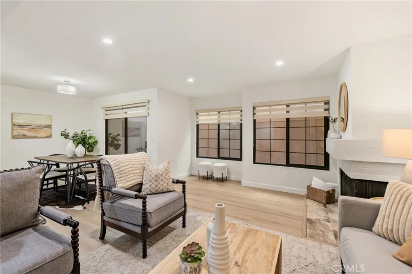 441 E San Jose #111 photo 2