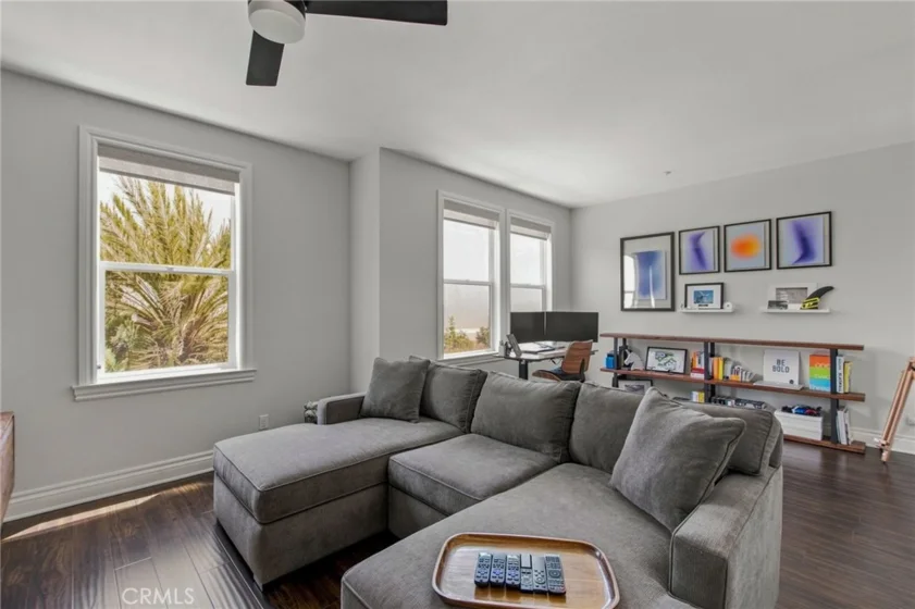 12 Midtown photo 23