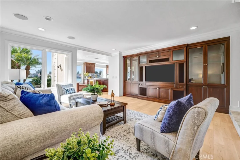 70 Fairlake photo 24