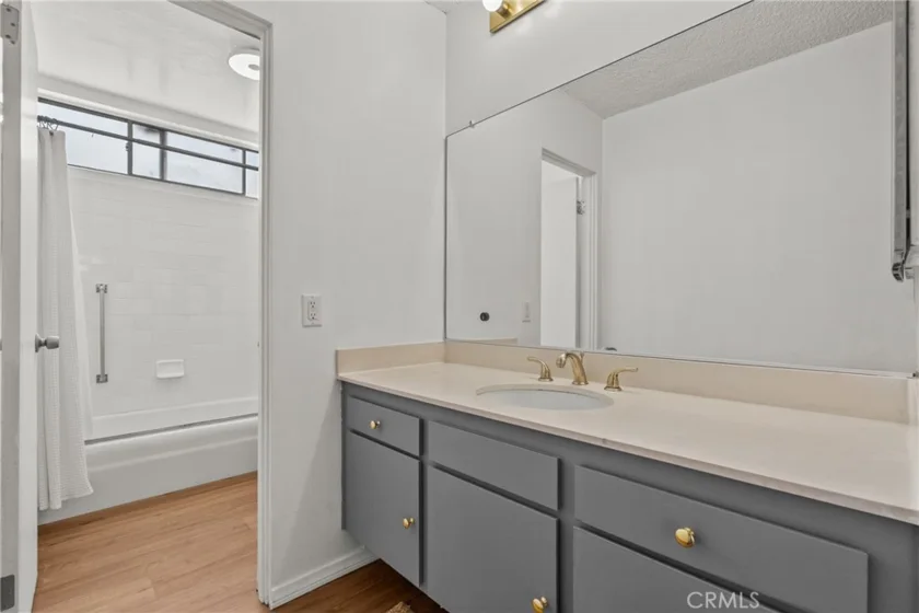 5454 Zelzah Avenue #309 photo 14