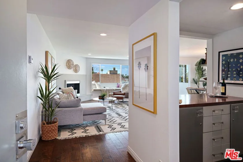 930 California Avenue #303 photo 1