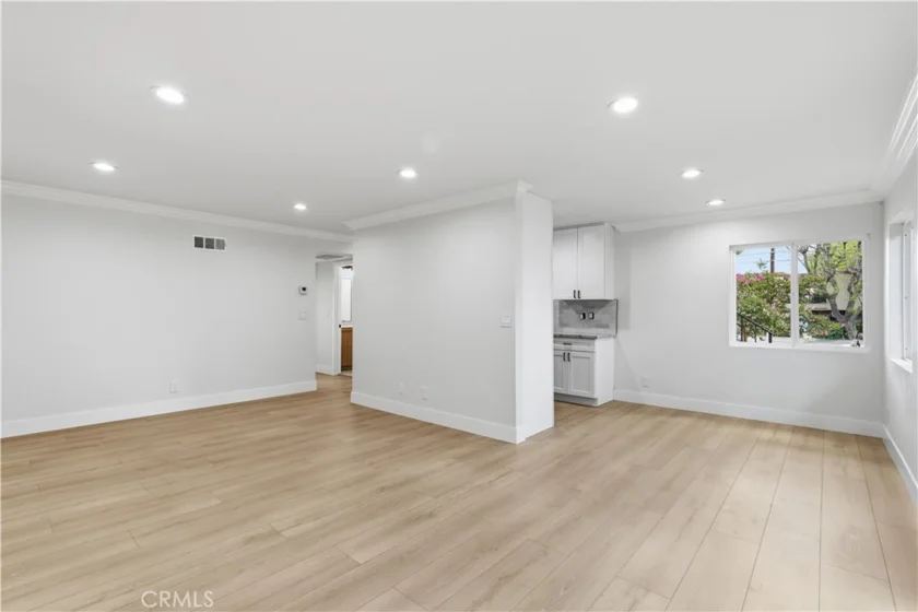 7439 Woodman Avenue #54 photo 3