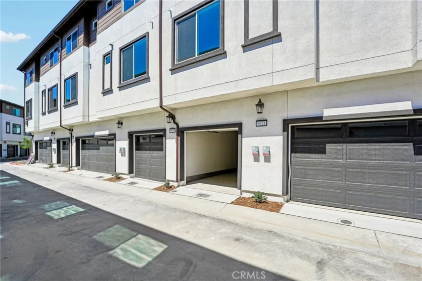 9524 Hannah Way photo 7