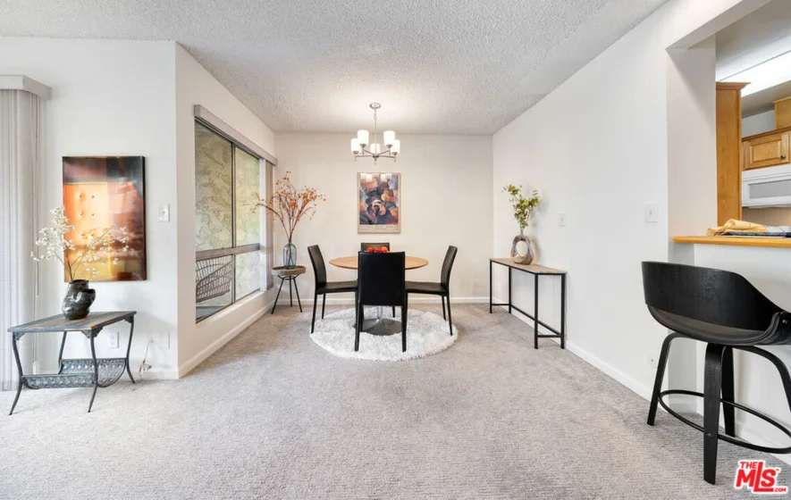 6250 Buckingham #204 photo 5
