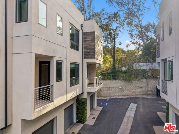 2111 N Cahuenga Boulevard #11 photo 37