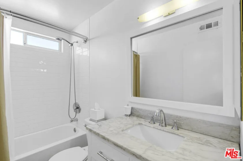 18550 Hatteras Street #100 photo 12