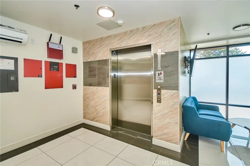 820 S Wilton Place #304 photo 34