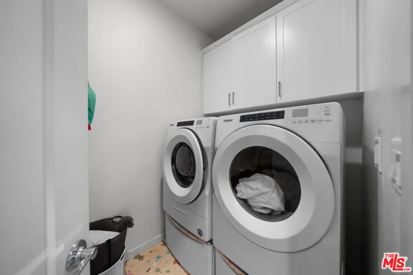 162 Novel photo 15