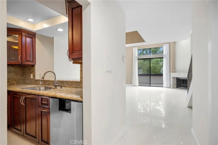 1349 N Columbus #21 photo 7
