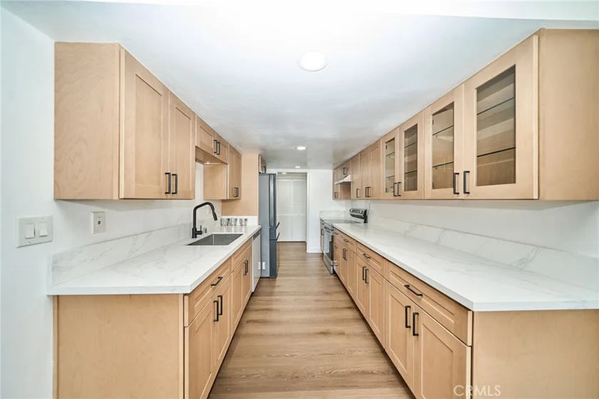 605 Redondo Avenue #203 photo 10